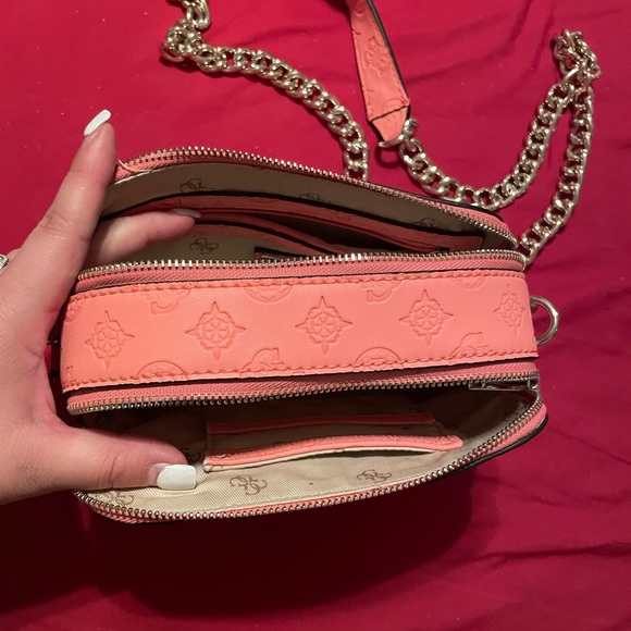 GUESS peach crossbody purse - Picture 2 of 2